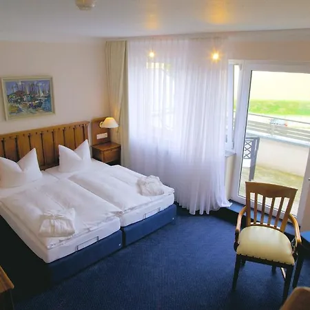 Badehaus Goor 4* Путбус